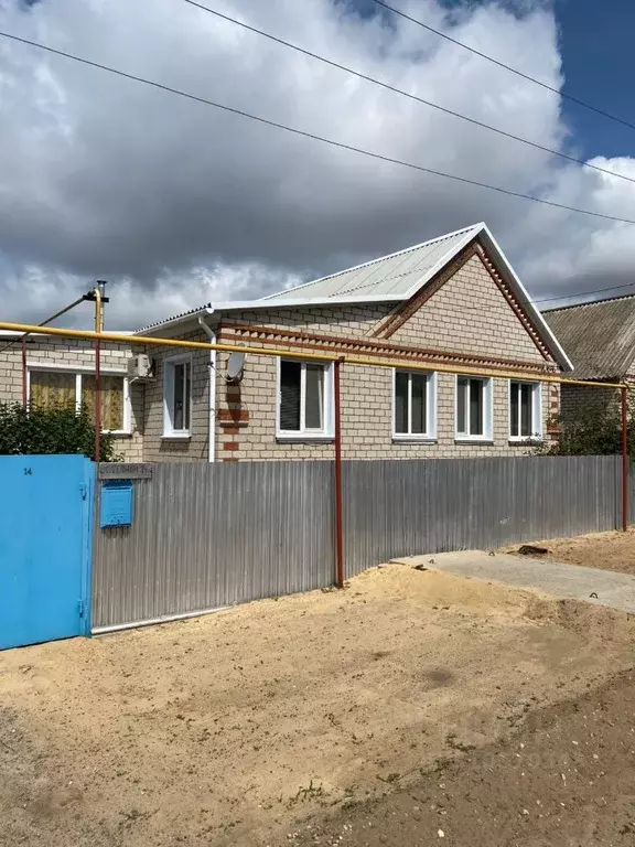 Дом в Волгоградская область, Суровикино Степной пер. (75 м) - Фото 1