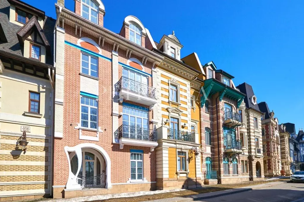 Таунхаус в Московская область, Одинцово ул. Озерная, 115 (395 м) - Фото 1