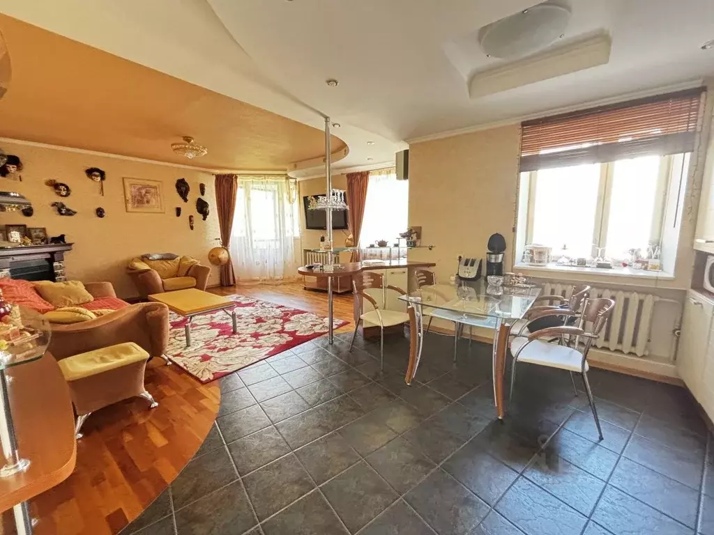 4-к кв. Коми, Сыктывкар Интернациональная ул., 98 (181.7 м) - Фото 1