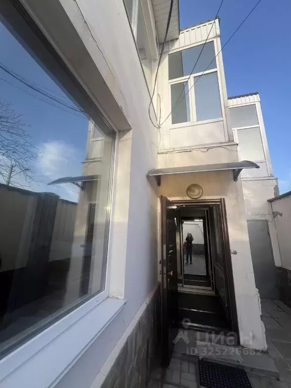 Дом в Крым, Симферополь ул. Вилар (200 м) - Фото 1