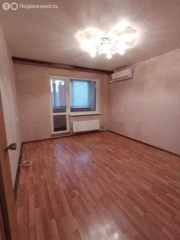 3-комнатная квартира: Екатеринбург, жилой район Елизавет, улица ... - Фото 0