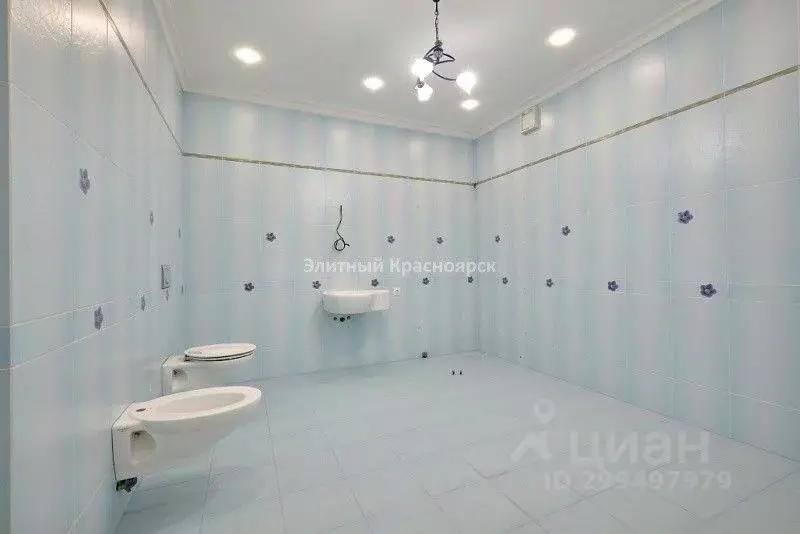 3-к кв. Красноярский край, Красноярск ул. Перенсона, 1 (171.0 м) - Фото 1