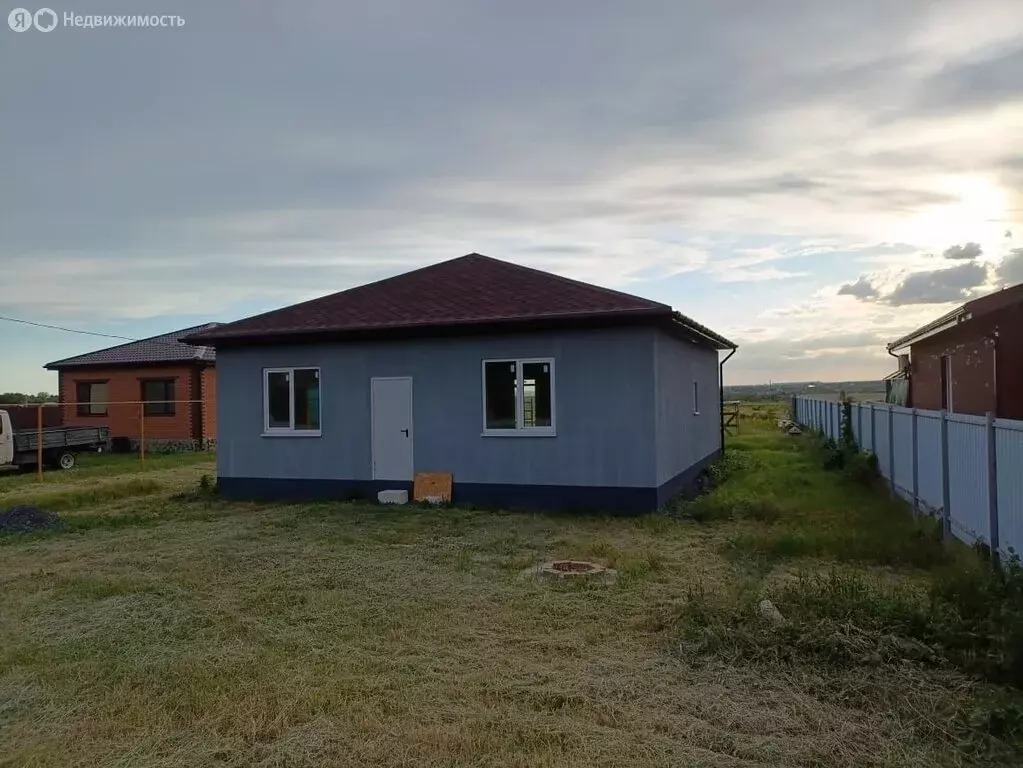 Дом в село Приморка, Степная улица (100 м) - Фото 1