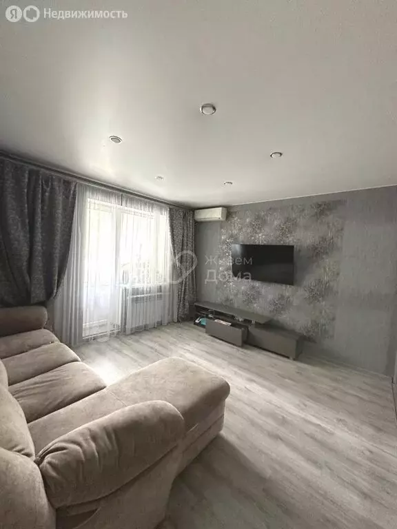 1-комнатная квартира: Волгоград, улица Космонавтов, 61 (37.8 м) - Фото 0