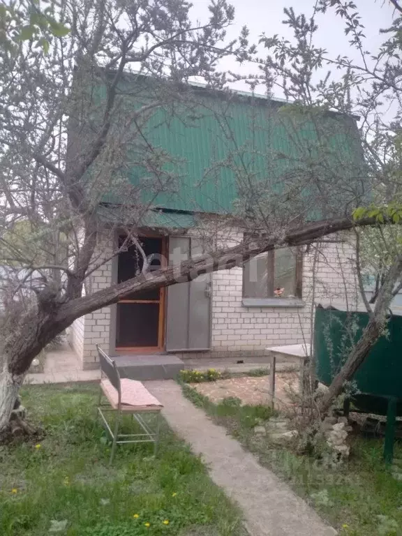 Дом в Саратовская область, Энгельсский район, Красноярское ... - Фото 1