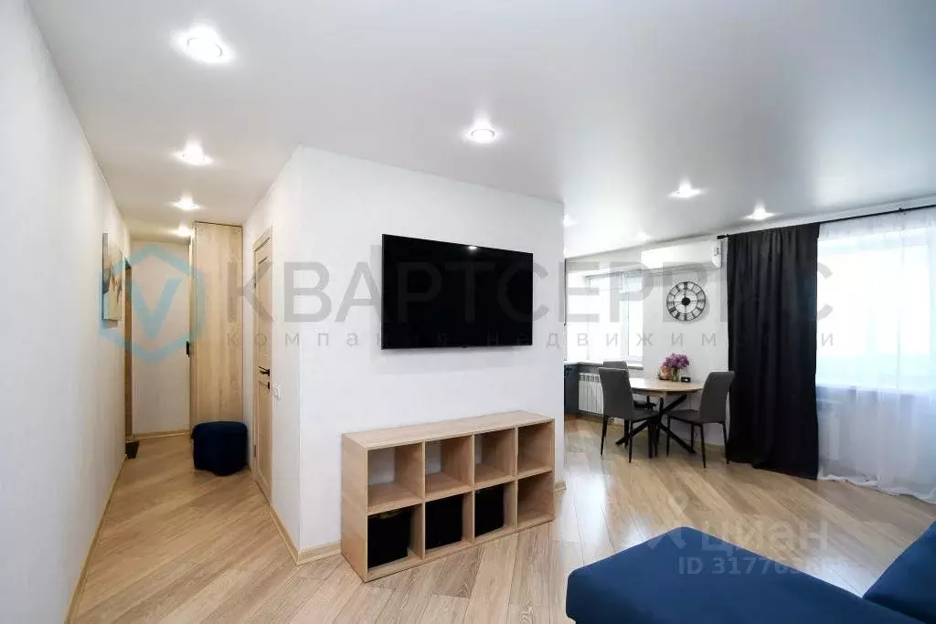 2-к кв. Омская область, Омск наб. Иртышская, 31 (44.5 м) - Фото 1