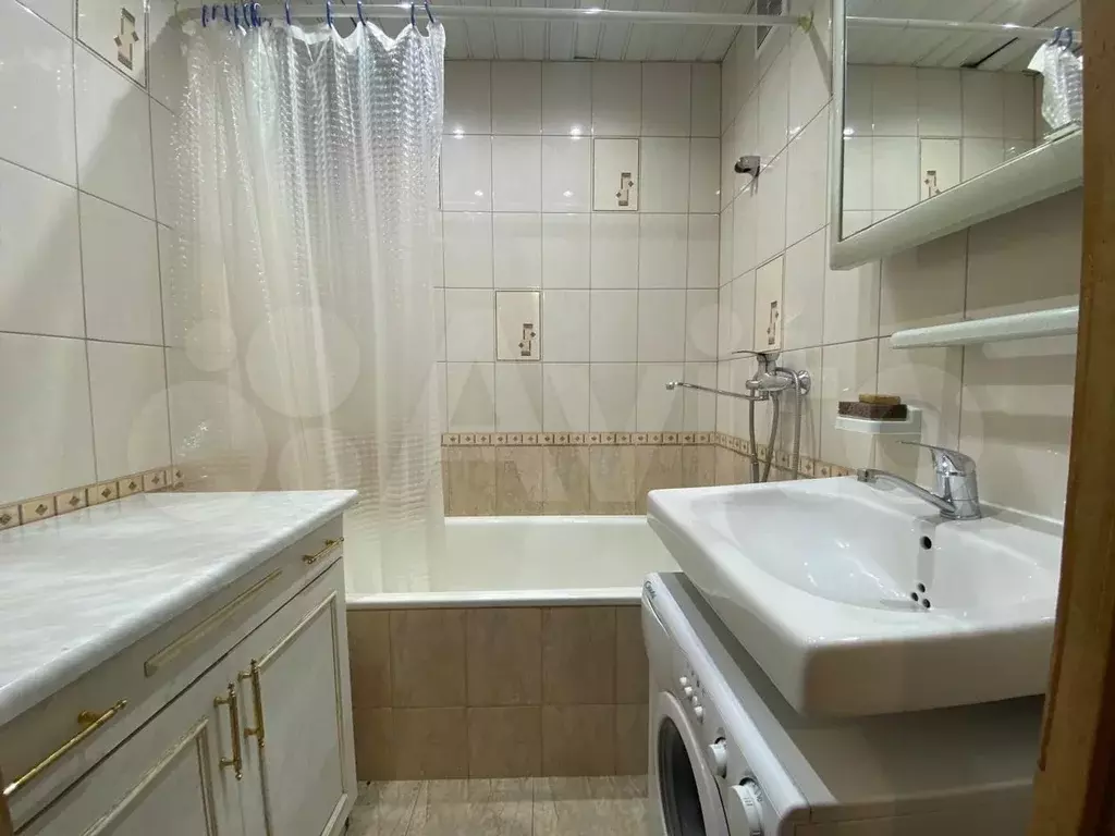 1-к. квартира, 42 м, 3/3 эт. - Фото 1