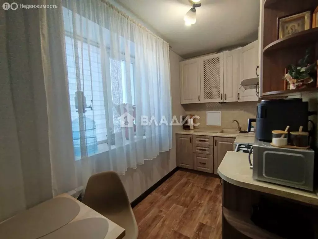 3-комнатная квартира: село Стрелецкое, улица Королёва, 44 (67.3 м) - Фото 1