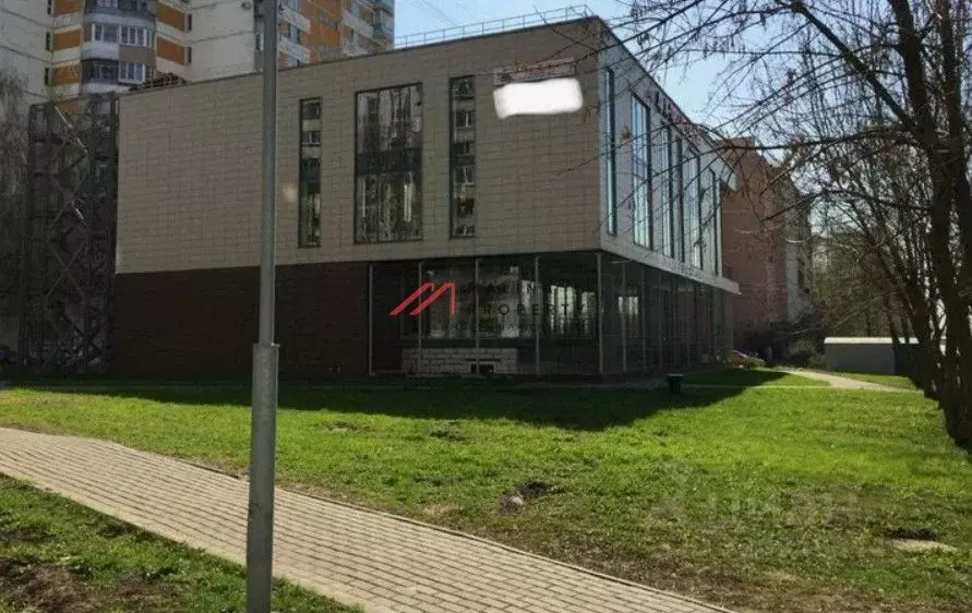 Торговая площадь в Москва ул. Бунинская Аллея, 13 (740 м) - Фото 1