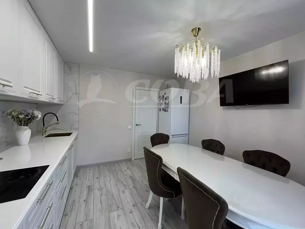 3-к кв. Тюменская область, Тюмень ул. Мельникайте, 122 (80.0 м) - Фото 2