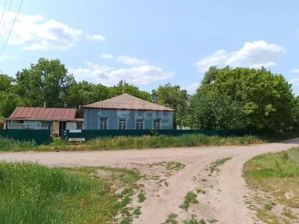Дом в Воронежская область, Острогожский район, Урывское с/пос, с. ... - Фото 1
