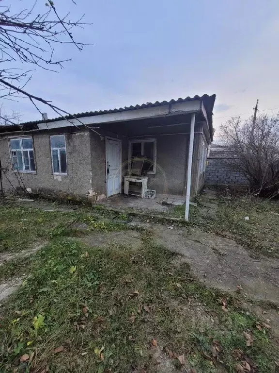 Дом в Карачаево-Черкесия, Прикубанский район, с. Чапаевское  (56 м) - Фото 1