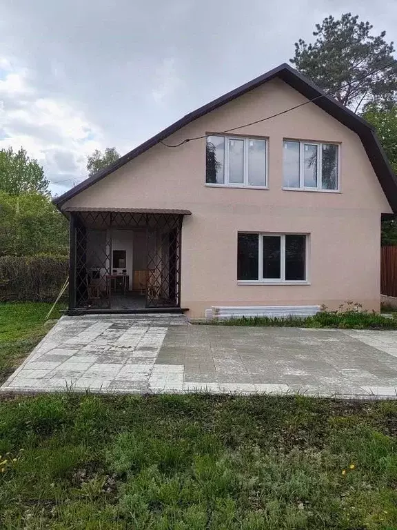 Дом в Саратовская область, Энгельсский район, Красноярское ... - Фото 0