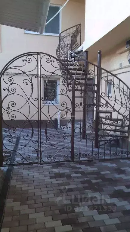 Дом в Крым, Симферополь ул. Чонгарская, 22 (300 м) - Фото 1