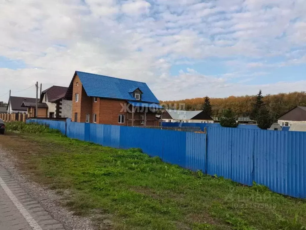 Дом в Новосибирская область, Искитимский район, Линево городское ... - Фото 0