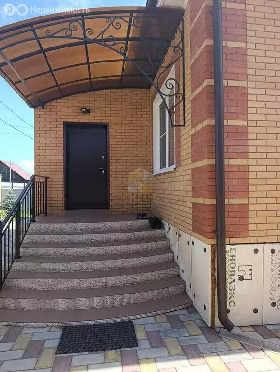 Дом в Черногорск, улица Мечты (170 м) - Фото 1