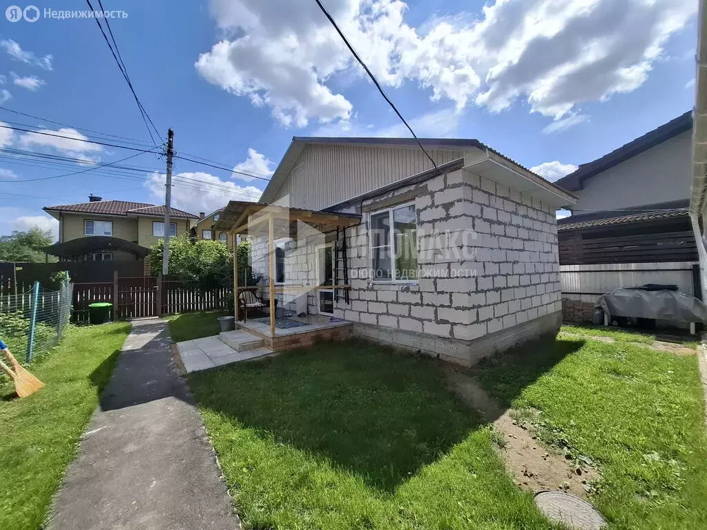 Дом в Апрелевка, улица Красные Зори, 26 (200 м) - Фото 1