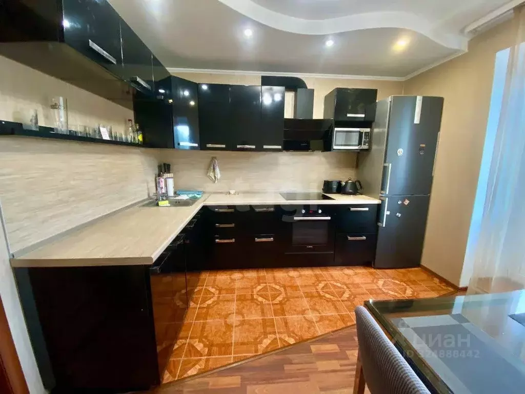 2-к кв. Тюменская область, Тюмень ул. Тимирязева, 130 (65.0 м) - Фото 2