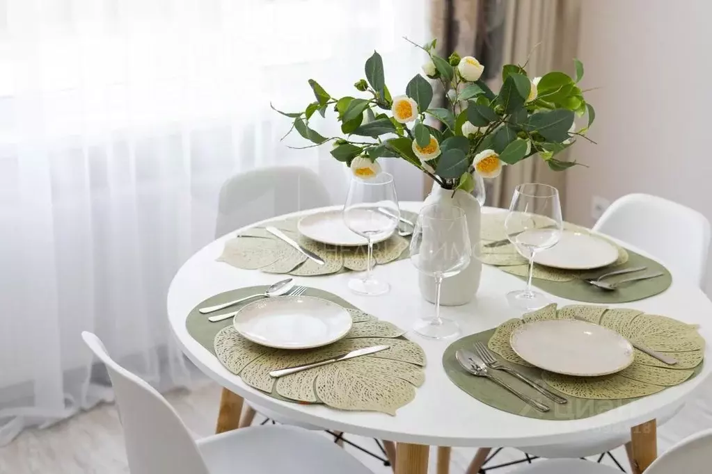 2-к кв. Тюменская область, Тюмень ул. Александра Звягина, 12 (57.94 м) - Фото 1