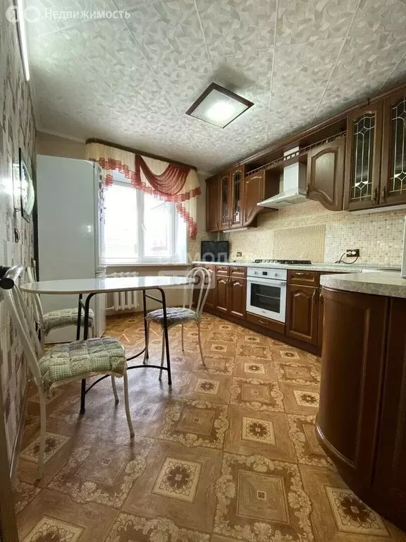 3-комнатная квартира: Октябрьский, улица Кортунова, 6 (74.2 м) - Фото 1