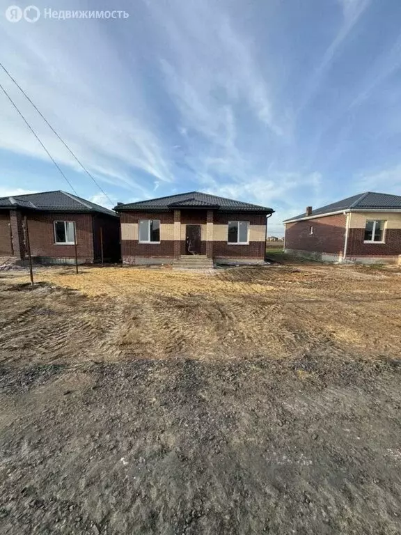 Дом в Мясниковский район, село Большие Салы (95 м) - Фото 1