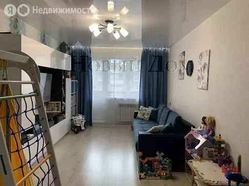 2-комнатная квартира: Среднеуральск, улица Бахтеева, 14 (43.9 м) - Фото 1
