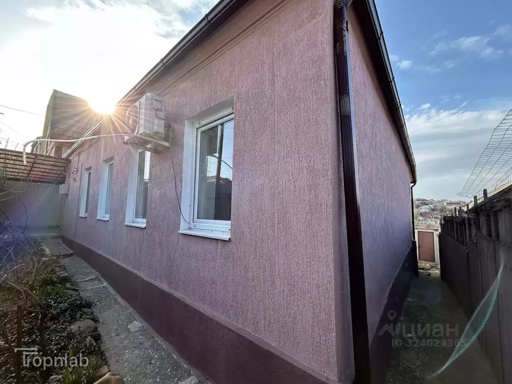 Дом в Краснодарский край, Новороссийск Октябрьская ул. (98 м) - Фото 1