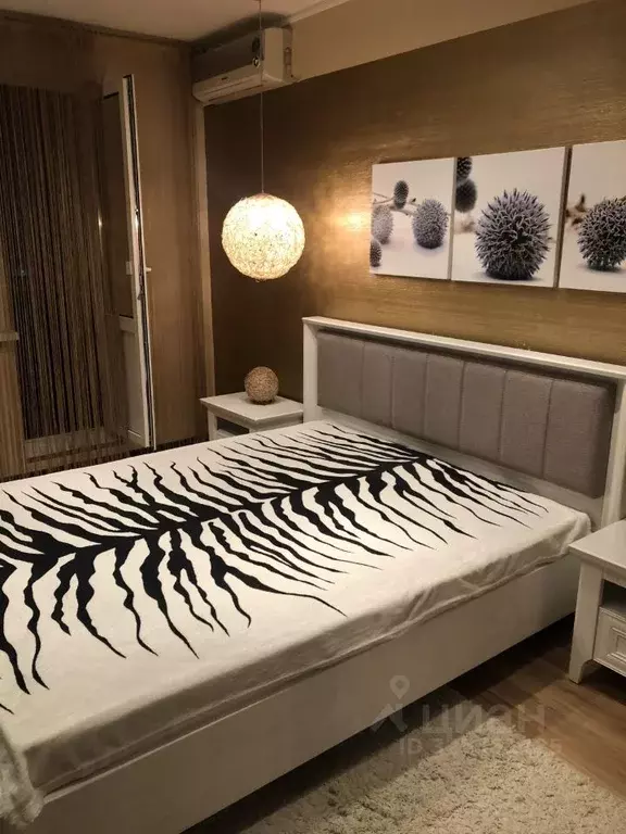 3-к кв. Волгоградская область, Волгоград ул. 8-й Воздушной Армии, 34 ... - Фото 1