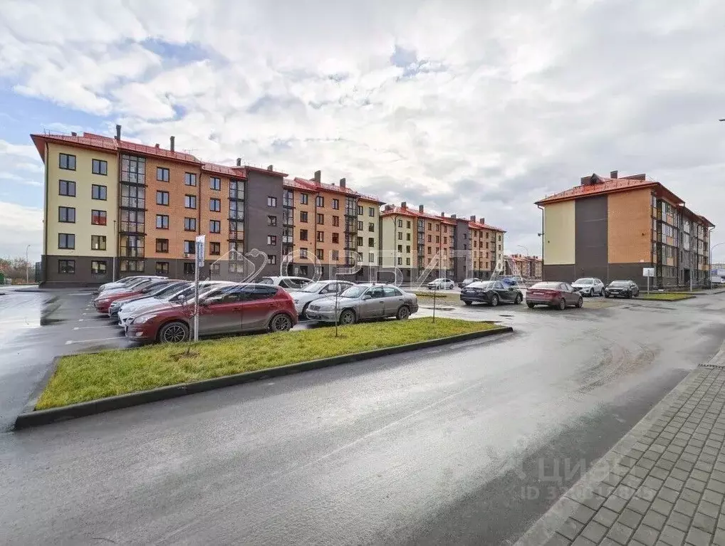 1-к кв. Тюменская область, Тюмень ул. Надира Сагдеева, 6 (31.0 м) - Фото 0
