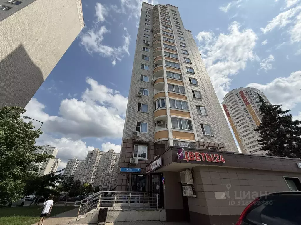2-к кв. Москва, Москва, Московский г. ул. Бианки, 1 (56.0 м) - Фото 0