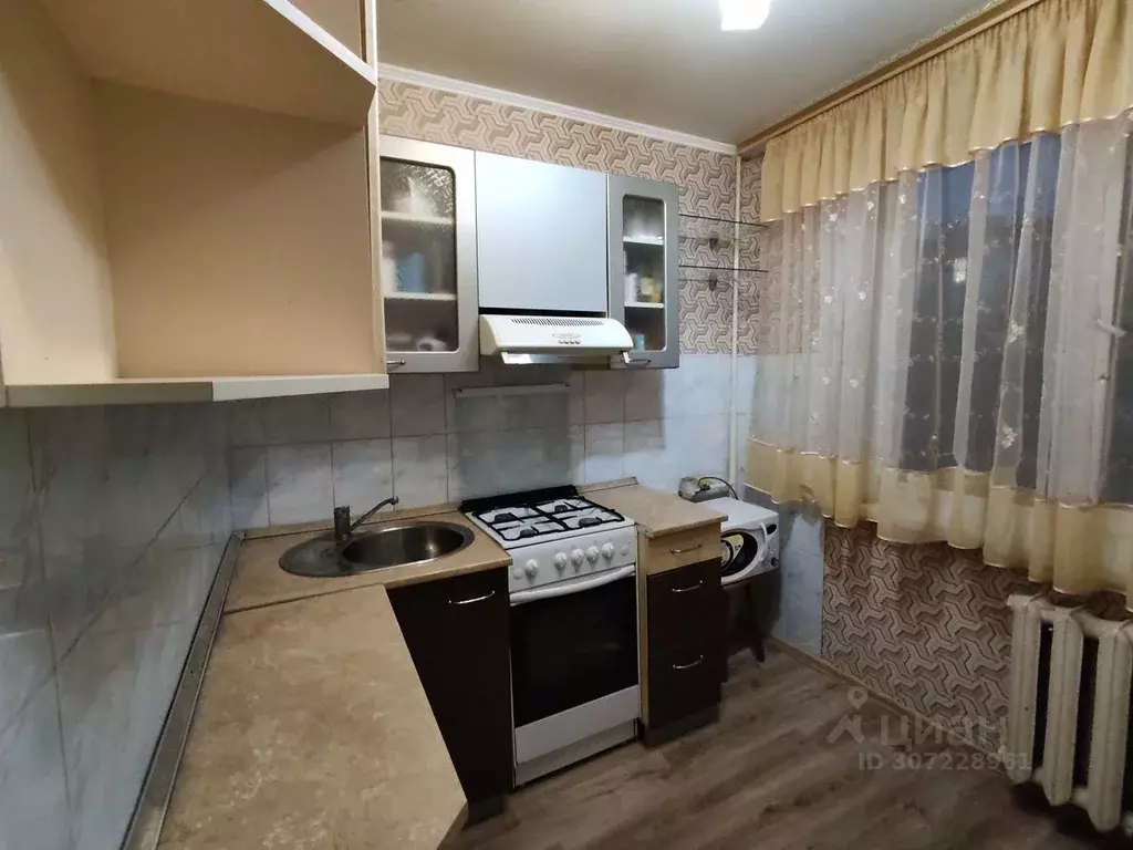 3-к кв. Саратовская область, Саратов Южная ул., 42А (57.8 м) - Фото 0