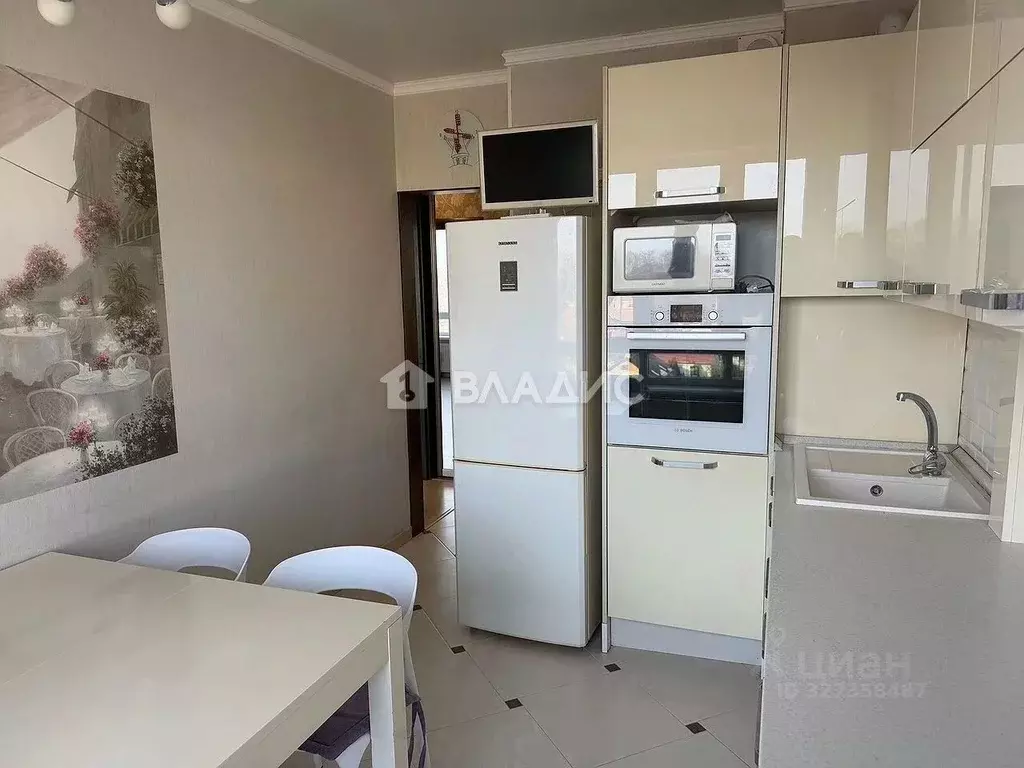 2-к кв. Калининградская область, Калининград ул. Горького, 174 (63.0 ... - Фото 1