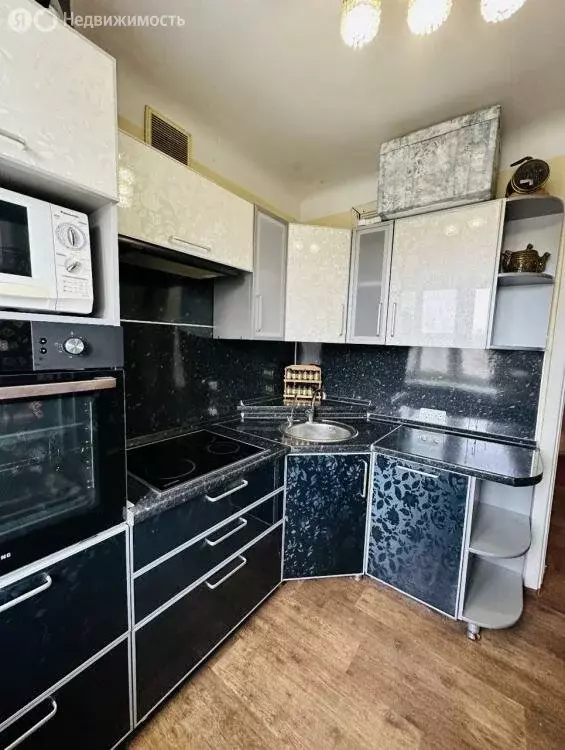 3-комнатная квартира: Иркутск, улица Просвещения, 36 (54 м) - Фото 0