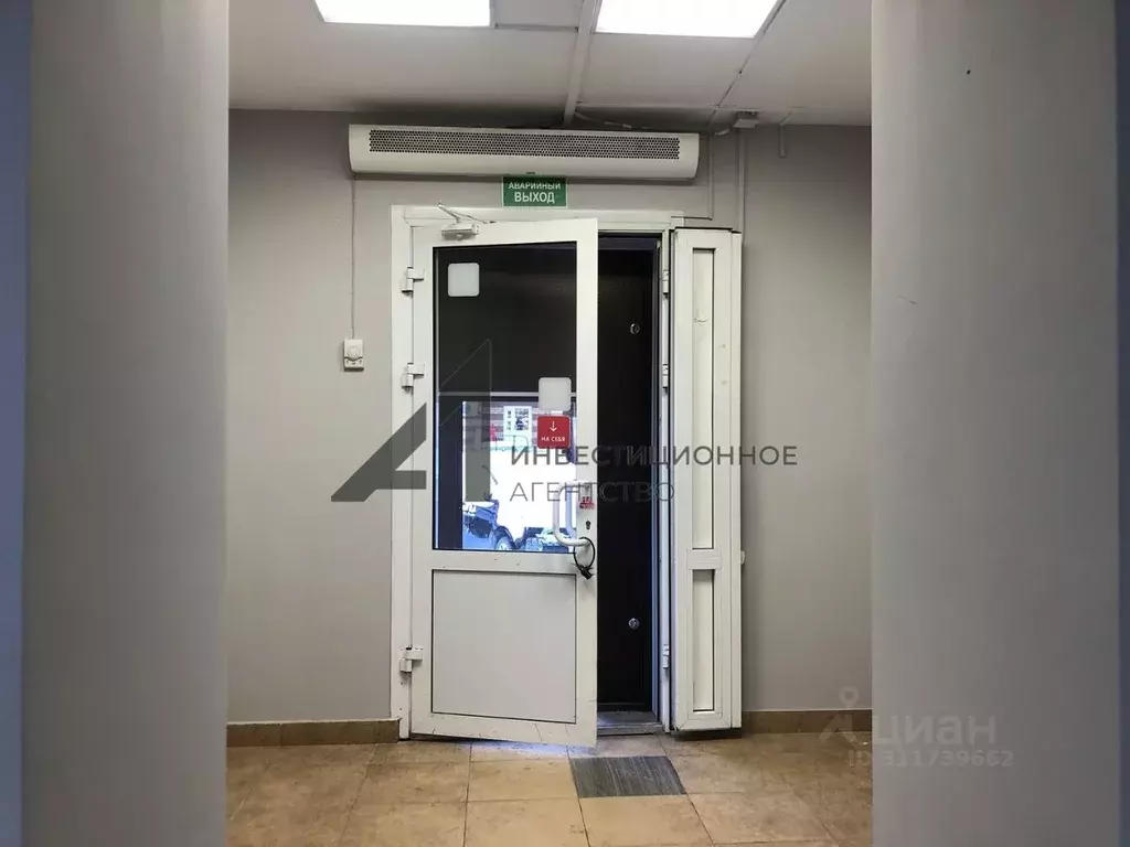 Торговая площадь в Тюменская область, Тюмень Тюменский-2 мкр, ул. ... - Фото 1