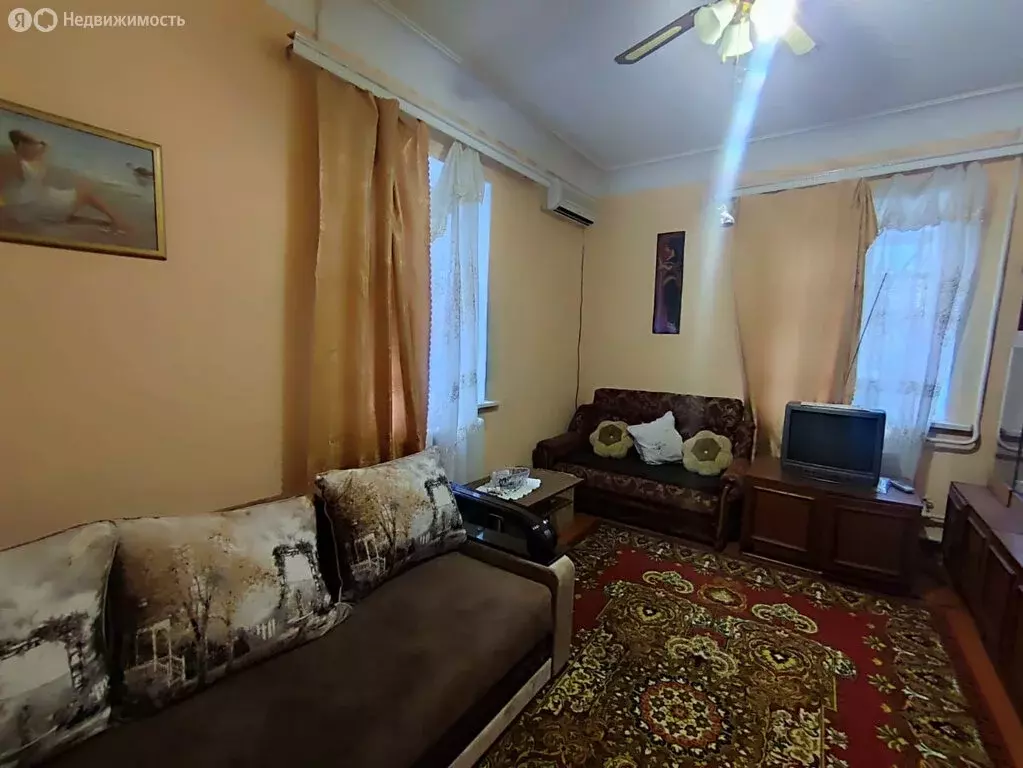 2-комнатная квартира: Ейск, Первомайская улица, 11 (45 м) - Фото 0