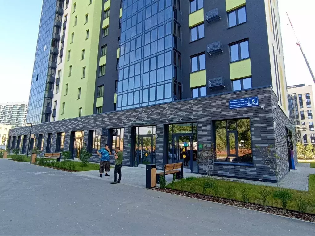 Торговая площадь в Татарстан, Казань ул. Александра Курынова, 5к4 (74 ... - Фото 1