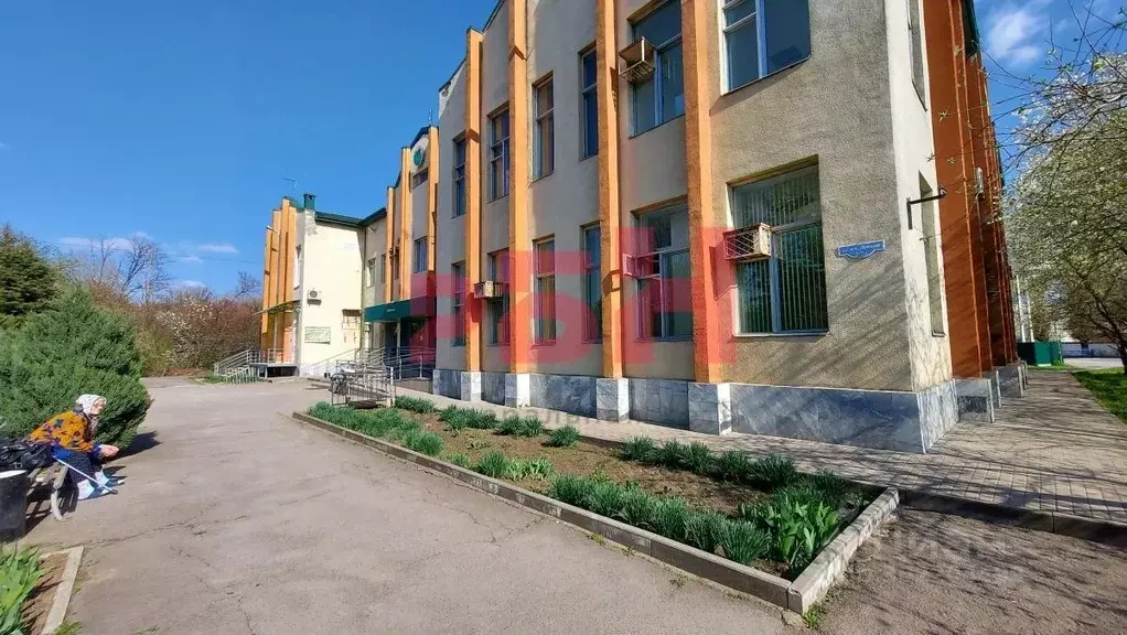 Помещение свободного назначения в Ростовская область, Зерноград ул. ... - Фото 1
