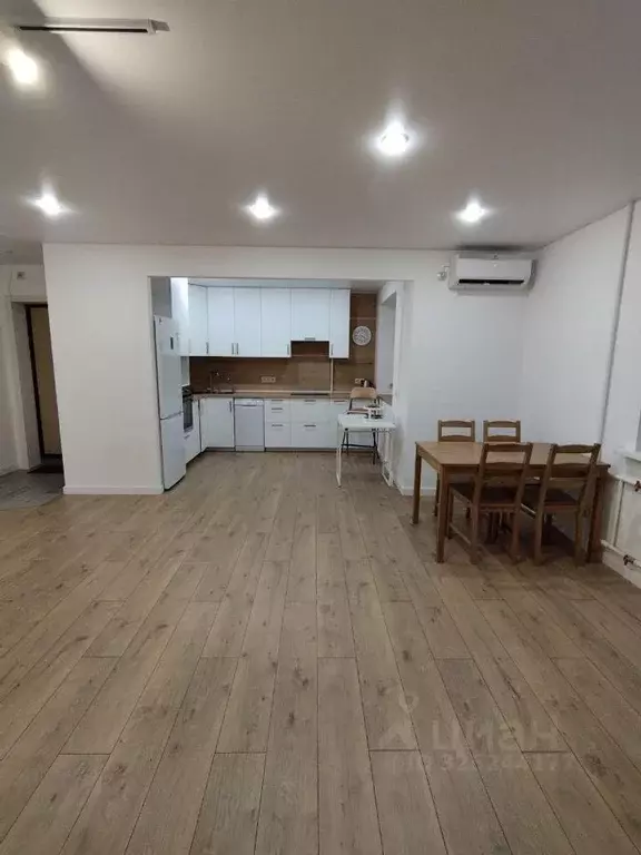 Свободной планировки кв. Татарстан, Казань ул. Татарстан, 7 (72.0 м) - Фото 1