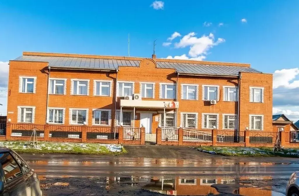 Помещение свободного назначения в Тюменская область, с. Упорово ул. ... - Фото 1