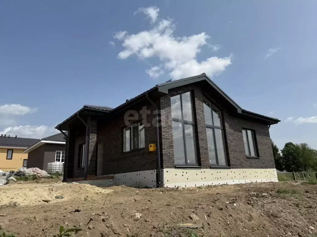 Дом в Калужская область, Калуга городской округ, д. Тинино Альпийский ... - Фото 1