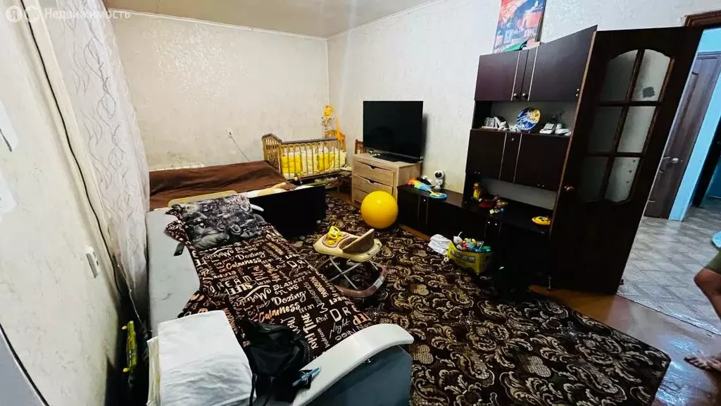3-комнатная квартира: Каменск-Шахтинский, микрорайон Лиховской, ... - Фото 0