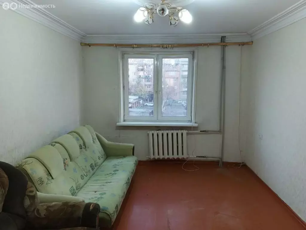 2-комнатная квартира: село Михайловское, улица Плиева, 2 (49 м) - Фото 0