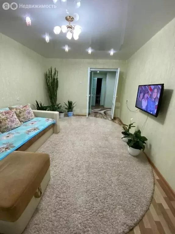 3-комнатная квартира: Новобурейский, Трудовая улица, 66 (63 м) - Фото 1
