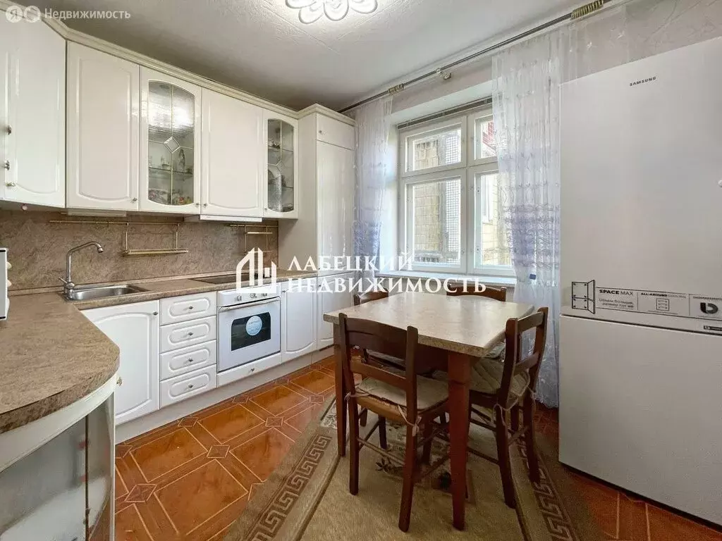 3-комнатная квартира: Кингисепп, улица Химиков, 7Б (76.5 м) - Фото 0