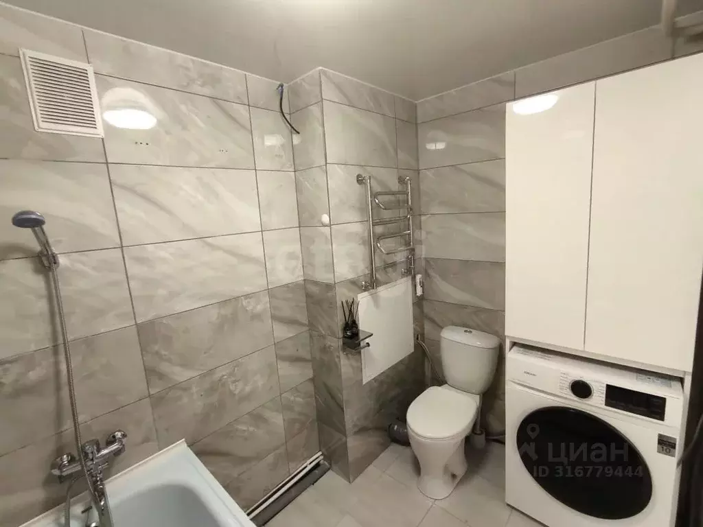 1-к кв. Псковская область, Остров Авиационная ул., 9 (30.8 м) - Фото 1