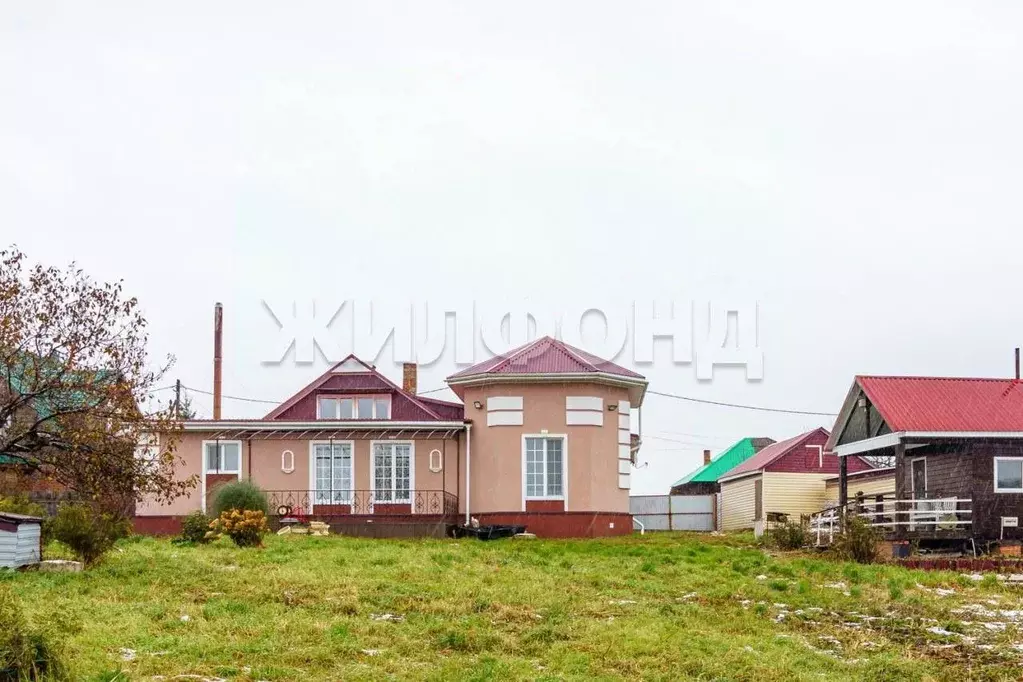 Дом в Томская область, Томский район, с. Вершинино ул. Победы (226 м) - Фото 1