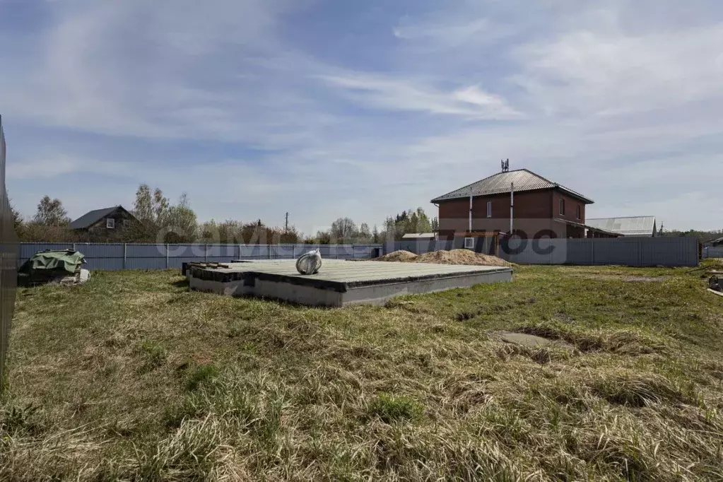 Участок в Московская область, Наро-Фоминский городской округ, д. ... - Фото 1