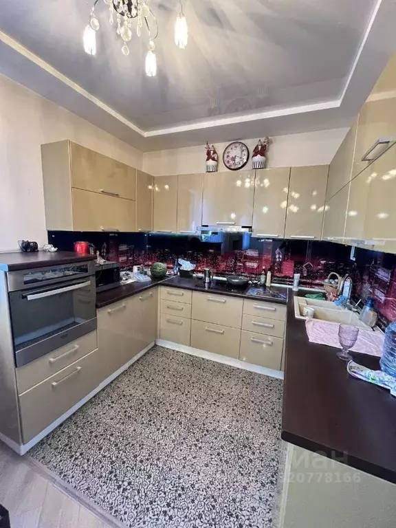 3-к кв. Астраханская область, Астрахань Студенческая ул., 7 (80.0 м) - Фото 1