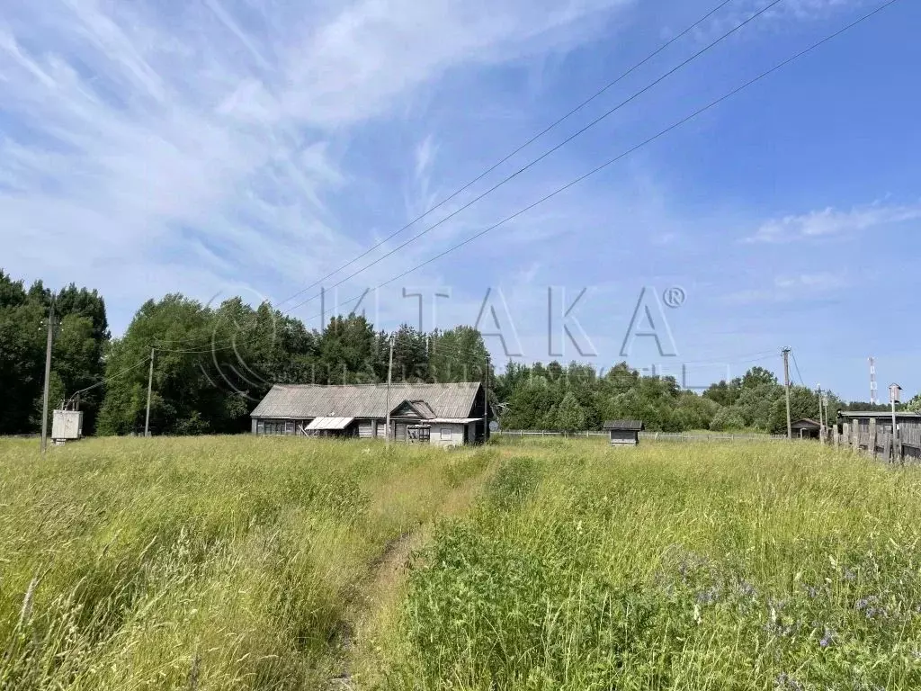 Дом в Ленинградская область, Лодейнопольское городское поселение, д. ... - Фото 0