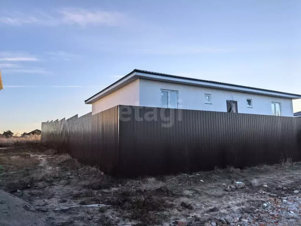 Дом в Курская область, Курский район, Моковский сельсовет, д. 1-я ... - Фото 1